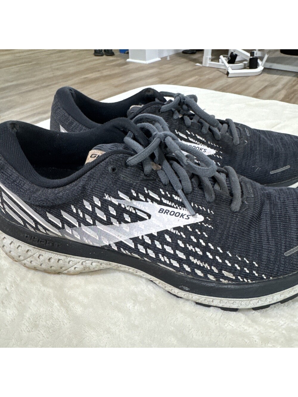 Brooks Ghost 13 Women's Size 9 Running Shoes black white